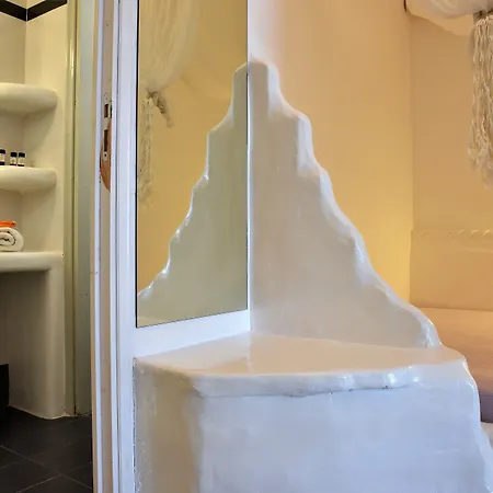 Hotel Adamas 2* Adamantas (Milos)