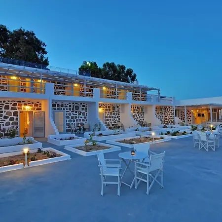 Hotel Adamas מלון