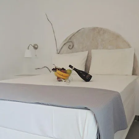 מלון Hotel Adamas אדאמאס