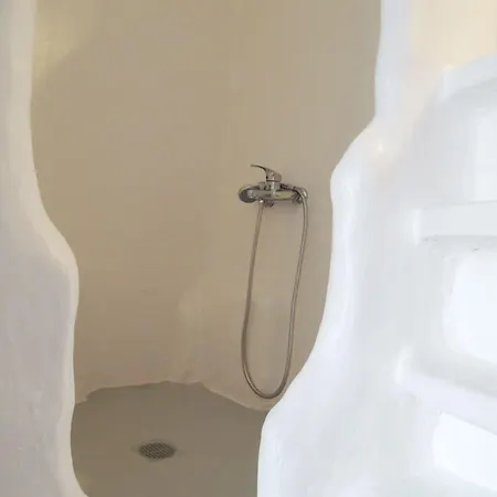 Hotel Adamas מלון אדאמאס