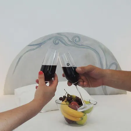 Hotel Adamas מלון 2*