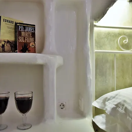 Hotel Adamas אדאמאס