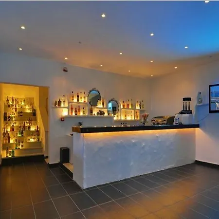 מלון Hotel Adamas