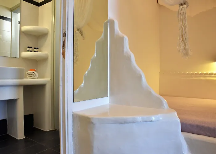 Hotel Adamas 2* Adamantas (Milos)